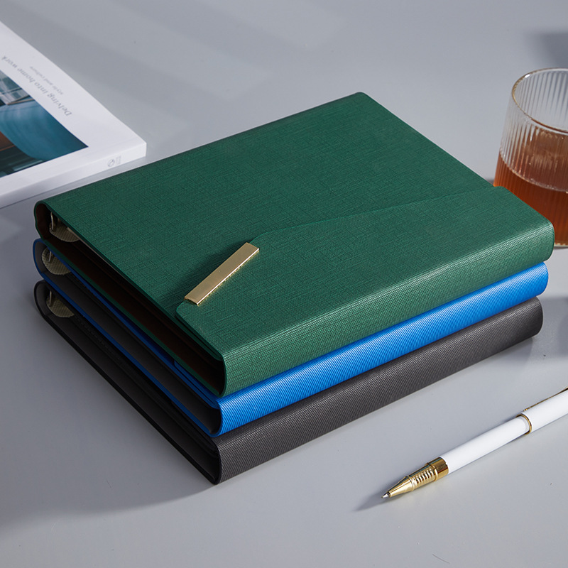 Office clip-on, three-fold, loose-leaf notepad with clip fastener