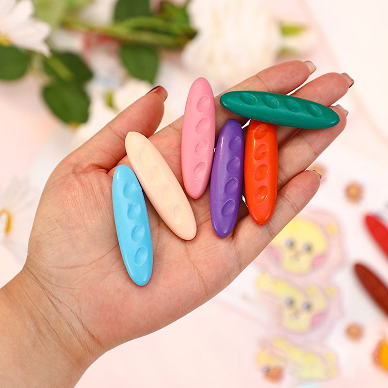 Dongdong crayons – children can draw without getting their hands dirty, using peanut-shaped crayons.