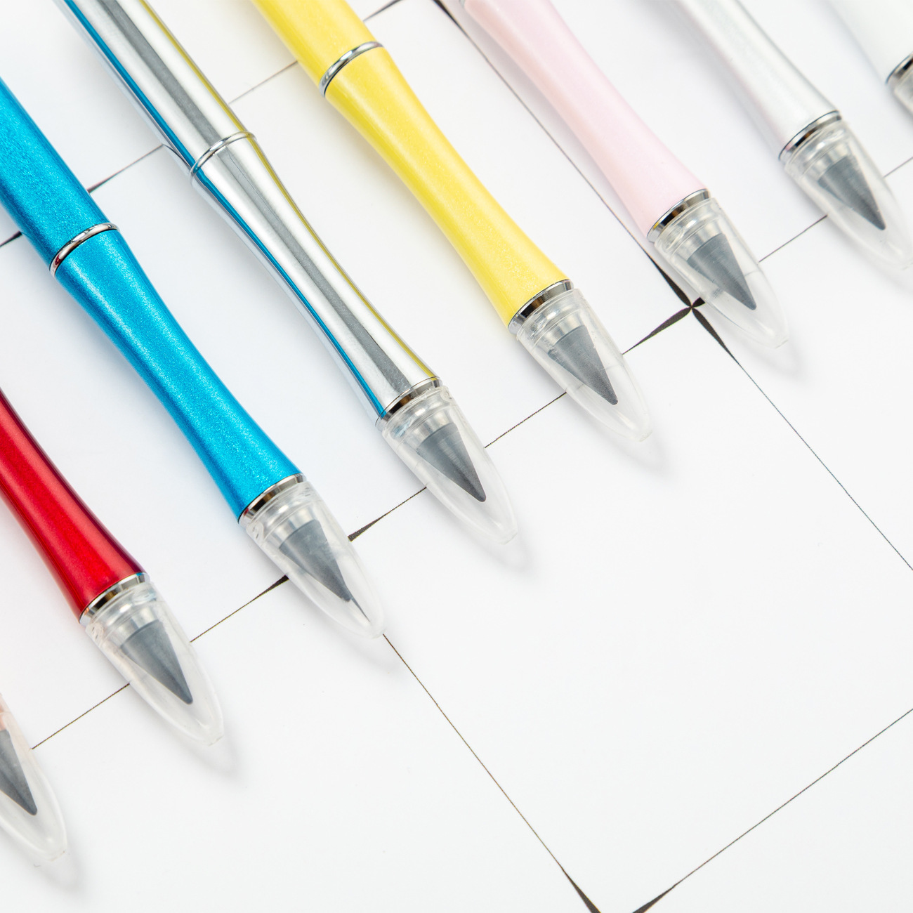 Beaded pencil for drawing: no need to sharpen, no ink required, and the pencil never runs out.