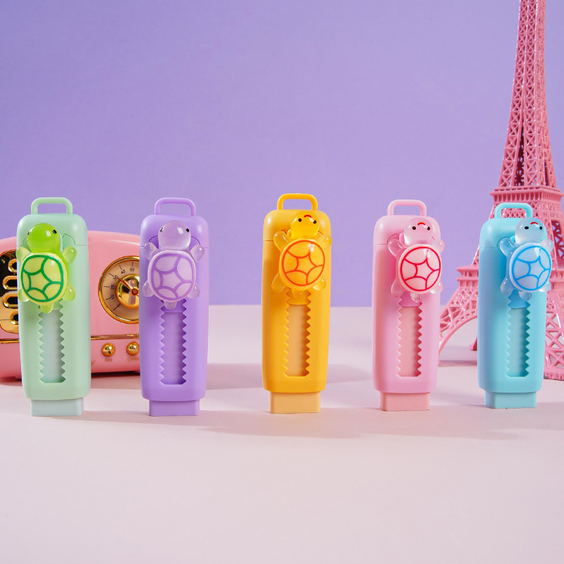 Cute little turtle-shaped eraser – easy to clean, produces few debris, and features a push-type mechanism for use.