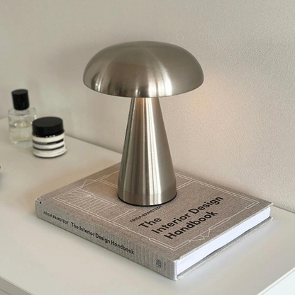 Metal mushroom-shaped table lamp, Nordic creative retro USB rechargeable coffee shop bedside touch decorative table lamp